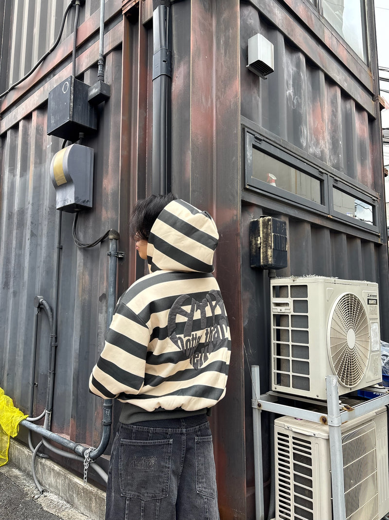 border heart logo hoodie