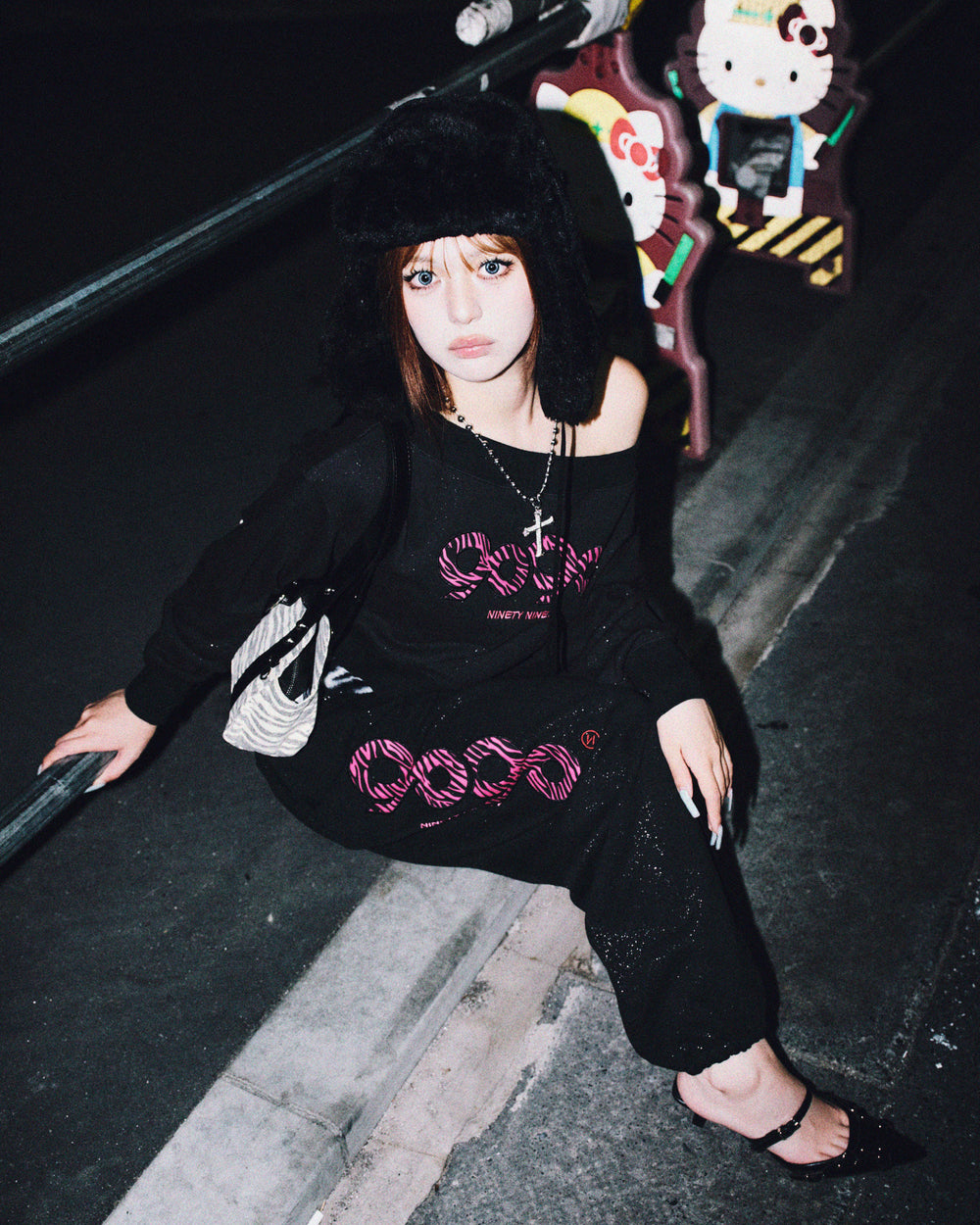 OG Logo Glitter Off-shoulder Sweat – YZ