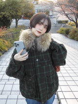 羊毛样式的军用夹克 