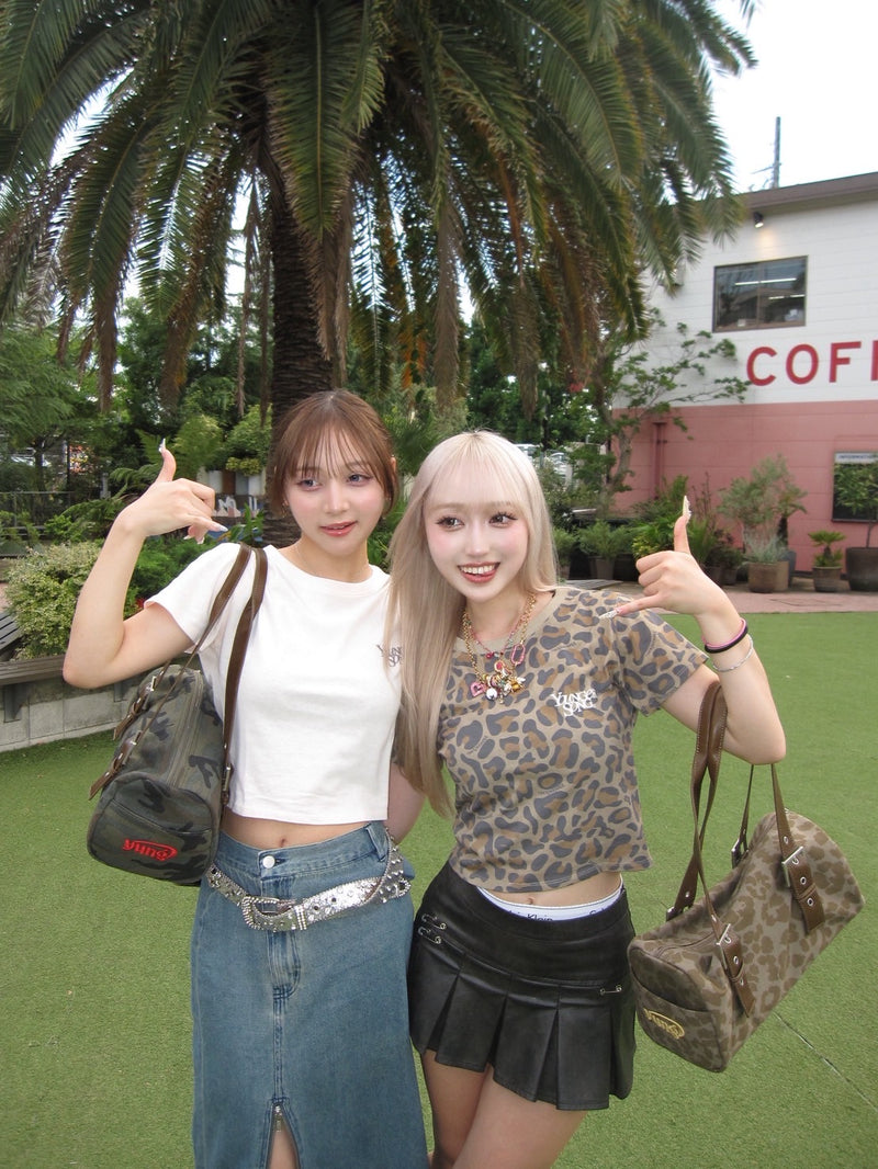 universal logo 喷雾短袖T恤 