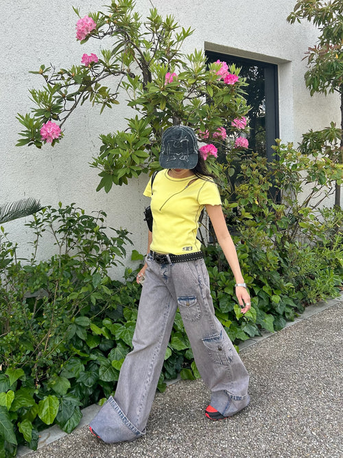 捲起牛仔布 