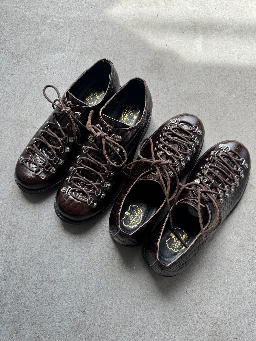 Crocodile Embossed Low-Top Shoes – YZ