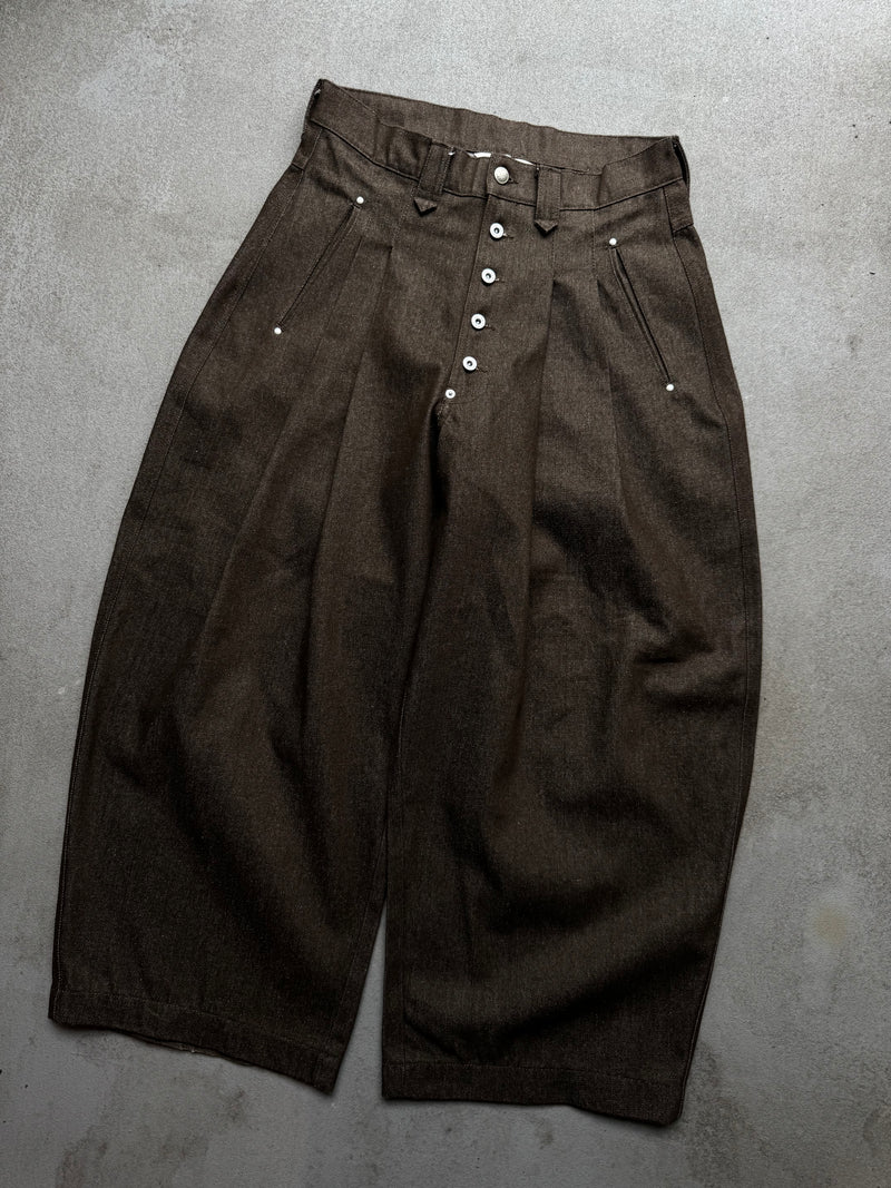 パンツ Wide-Tuck Colored Denim Pants Wide-Tuck Colored Denim Pants – YZ
