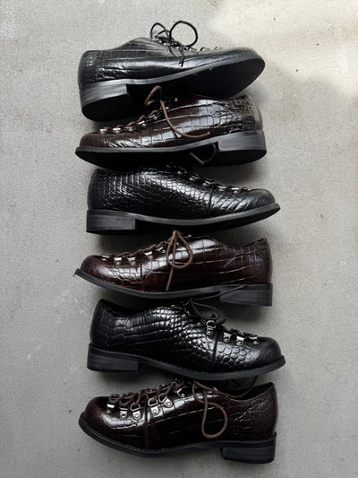 Crocodile Embossed Low-Top Shoes 