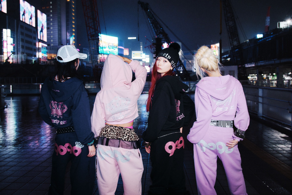 9090 girl – YZ