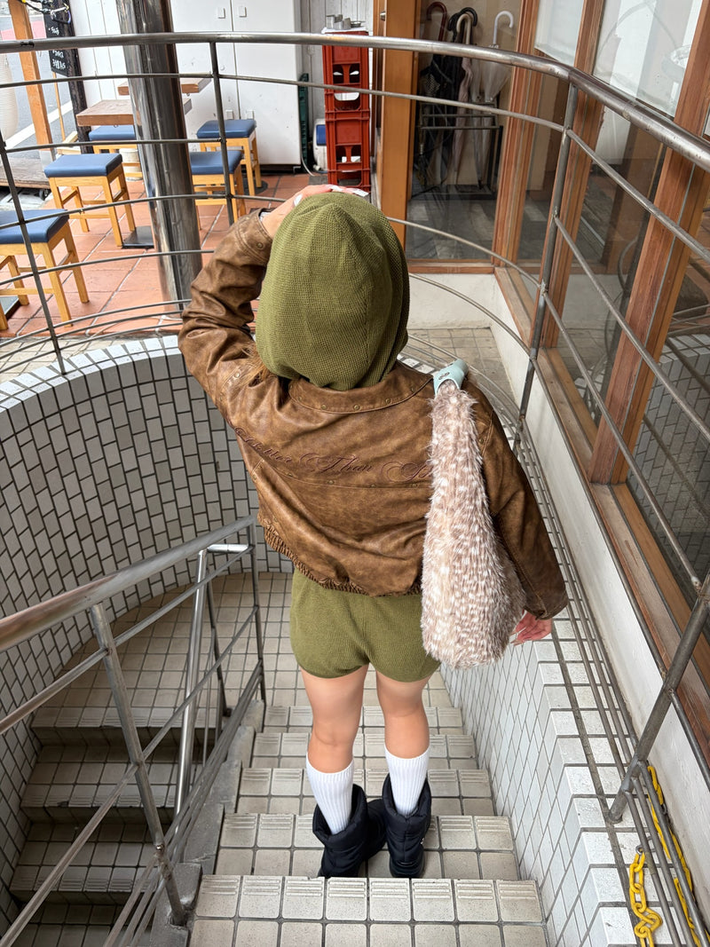 volume far shoulder bag 