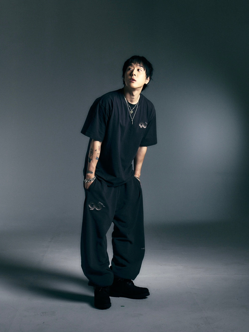 9090 × pH-1 90 Logo Tee – YZ