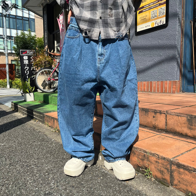 King Logo Wide Tuck Denim Pants