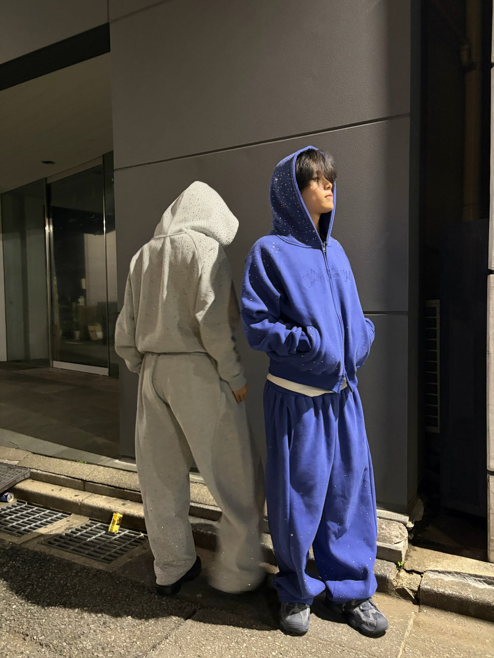 ラインストーンのスウェットパンツ – YZ