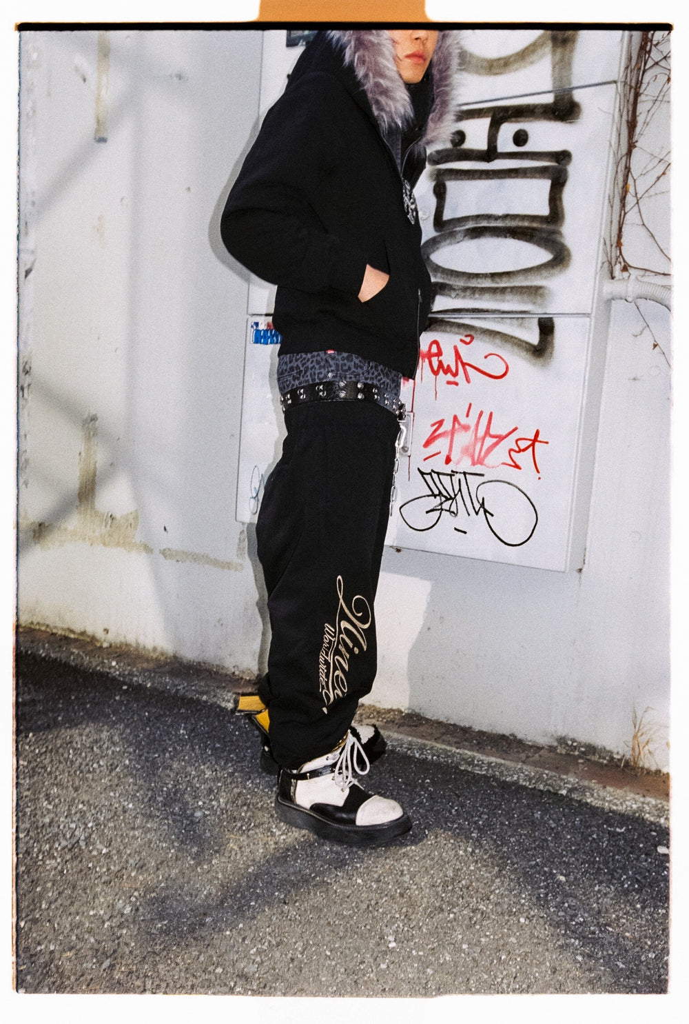 Crown Logo Sweat Pants – YZ