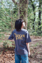 UNIVERSAL LOGO SS TEE