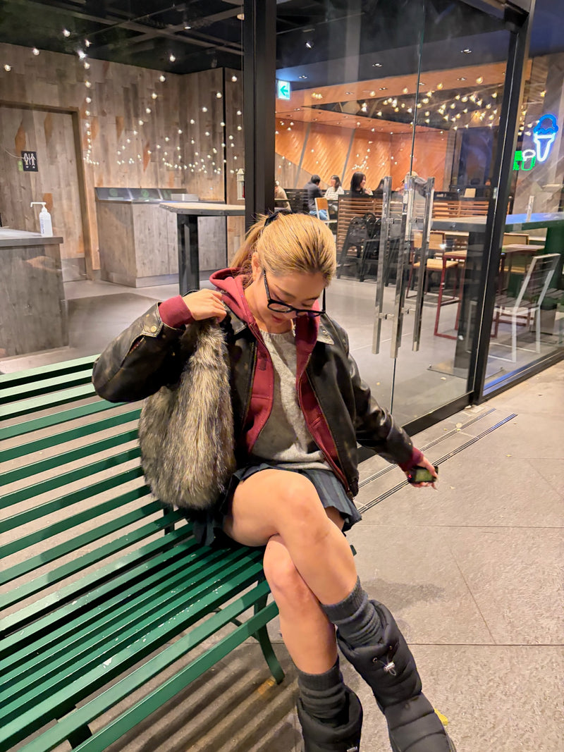 volume far shoulder bag 