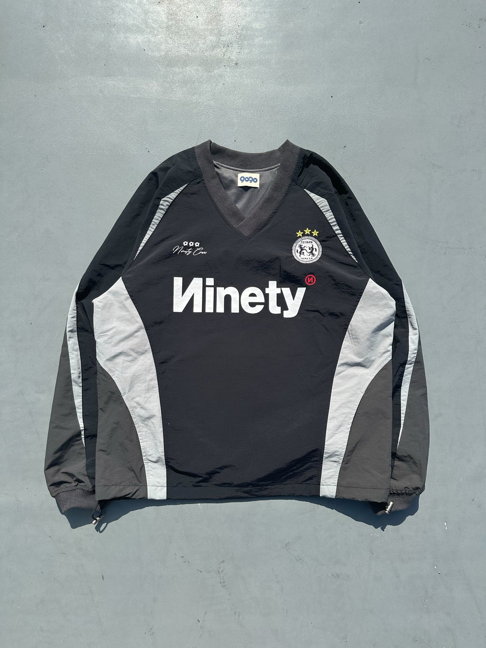 9090 Tech Nylon Pullover 黒 Tech City Nylon Pullover – YZ