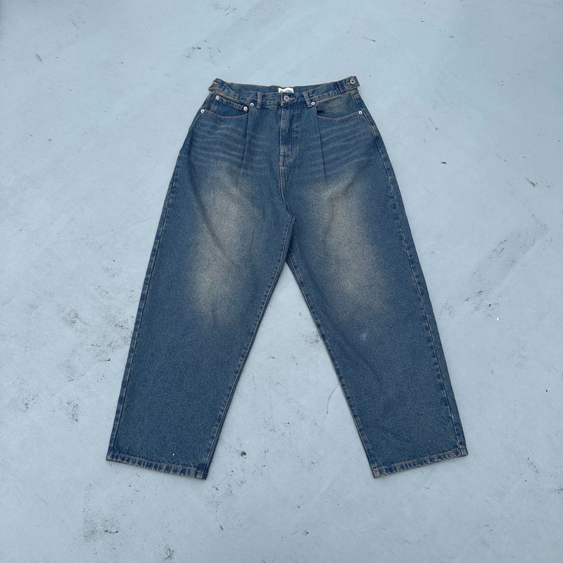 King Logo Wide TUCK DENIM PANTS