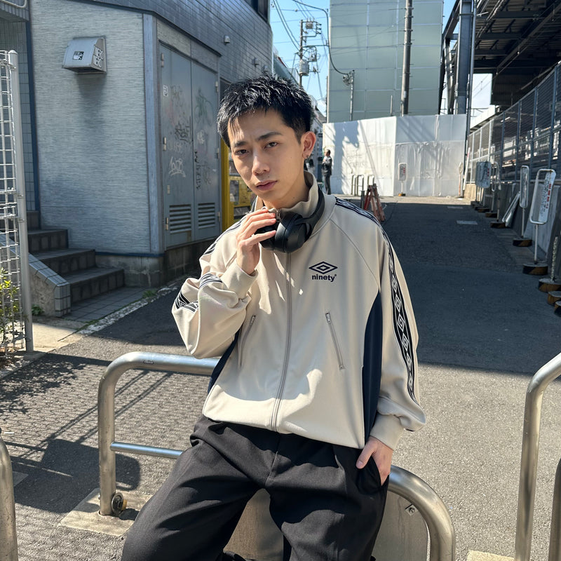 9090 × UMBRO DIAMOND LOGO TRACK JACKET – YZ 9090 × UMBRO DIAMOND LOGO TRACK JACKET – YZ