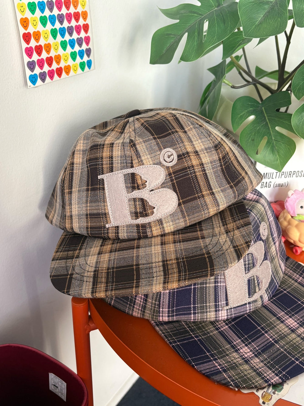 B logo Wappen Check Cap – YZ