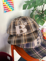 B logo Wappen Check Cap