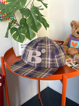 B logo Wappen Check Cap