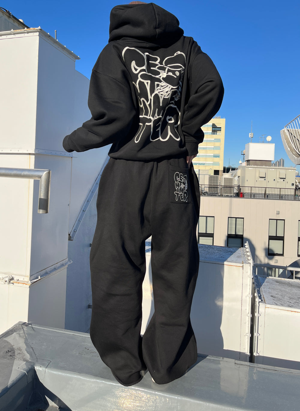 Doodle logo baggy sweat pants – YZ
