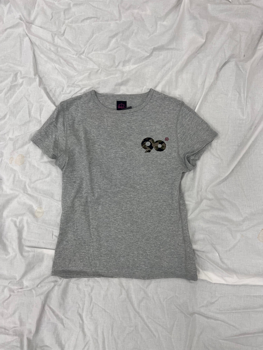90 Logo Girl Cropped Tee – YZ 90 Logo Girl Cropped Tee – YZ