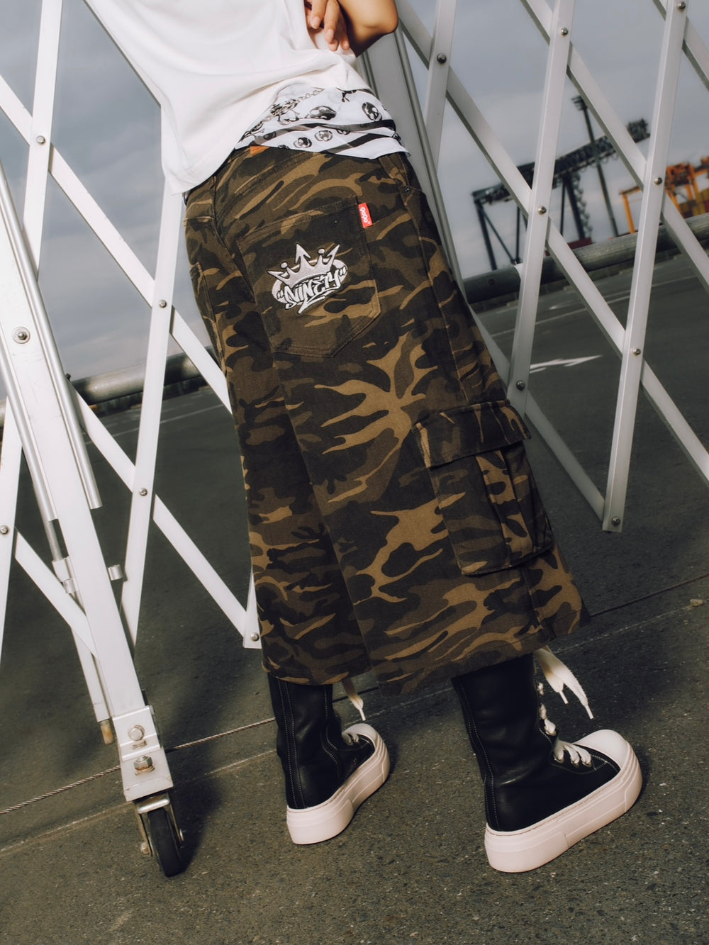 King Logo Assort Cargo Shorts – YZ