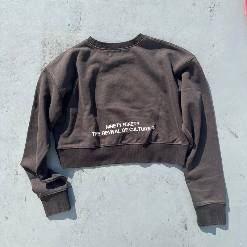 9090 OG Logo Patched Crewneck Sweat (Cropped)