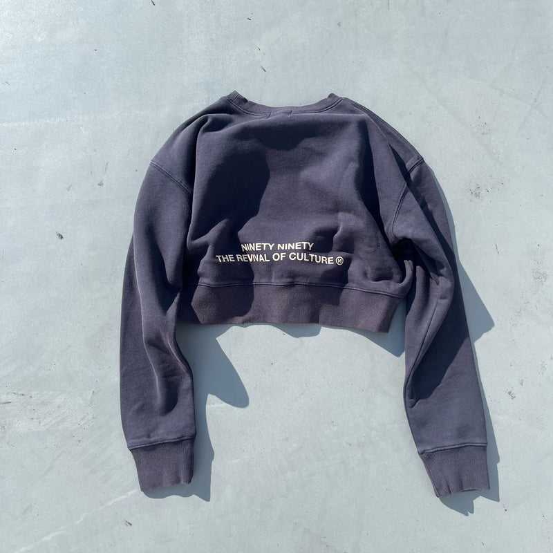 9090 OG Logo Patched Crewneck Sweat (Cropped)