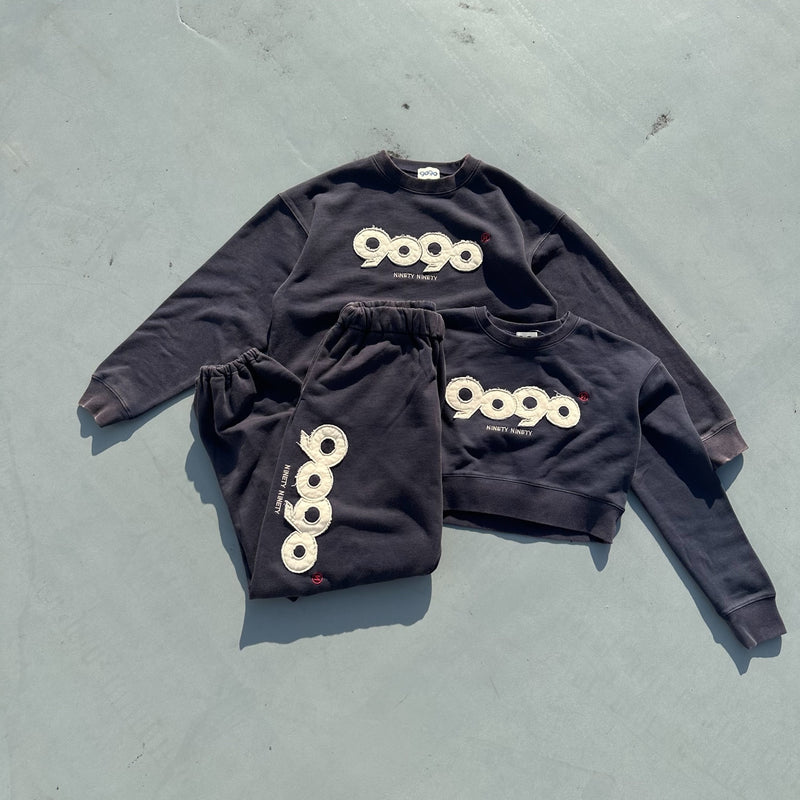 9090 OG Logo Patched Crewneck Sweat (Cropped)