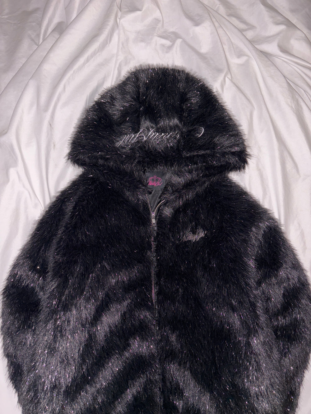 Ninety Girl Over Fur Outer – YZ