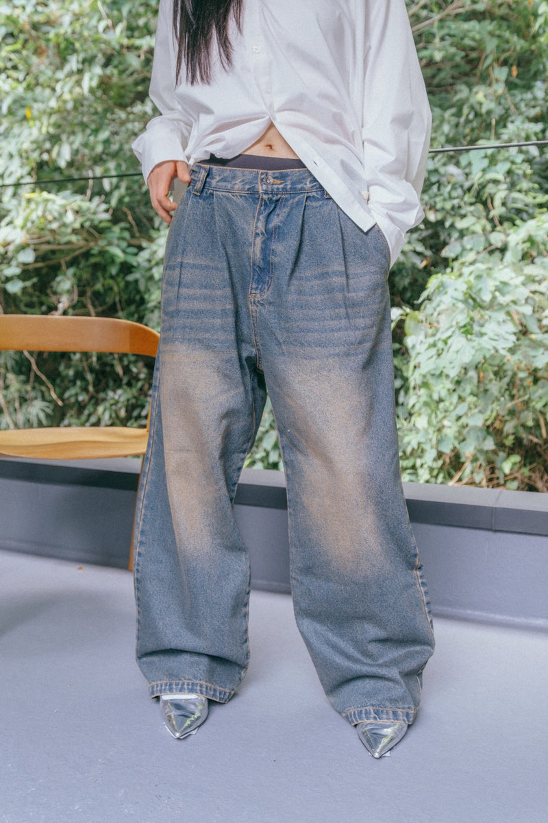 TUCKED DENIM WIDE PANTS