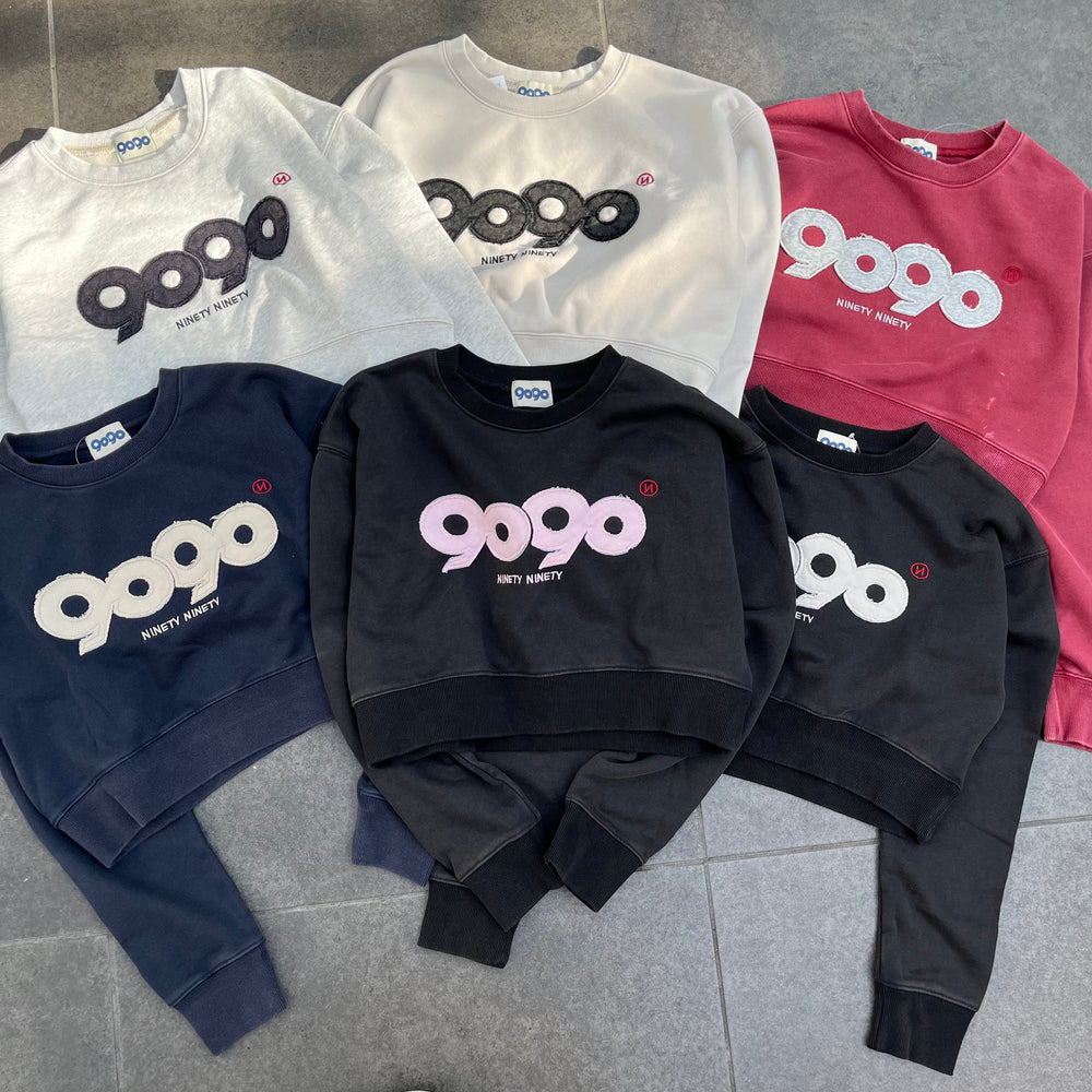 9090 OG Logo Patched Crewneck Sweat (Cropped) – YZ 9090 OG Logo Patched Crewneck Sweat (Cropped) – YZ