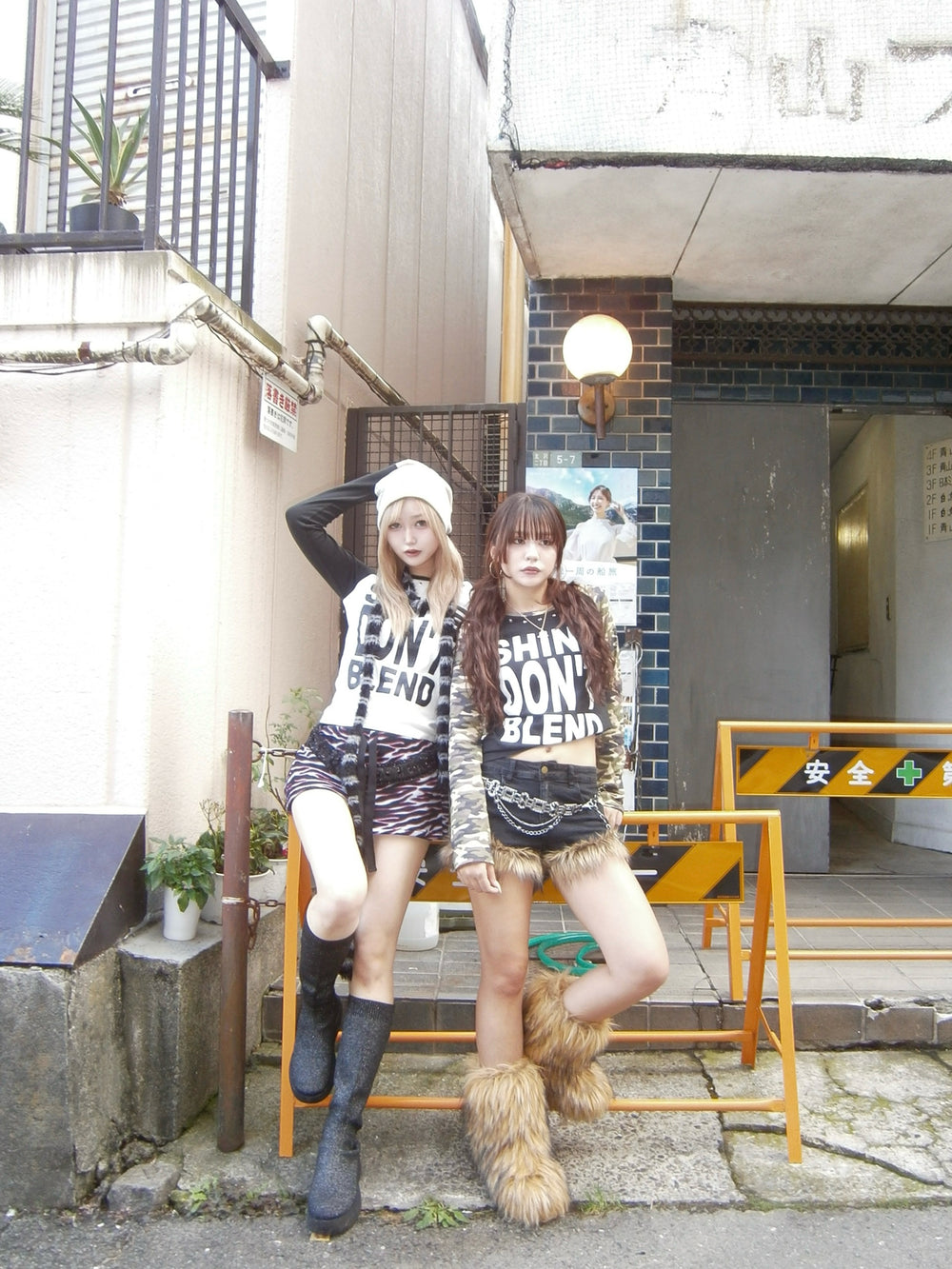 Glitter Gothic Raglan L/S Tee – YZ