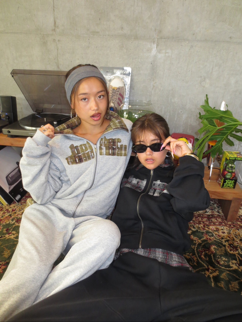 nak　確認用 reversible check pattern zip stand – YZ