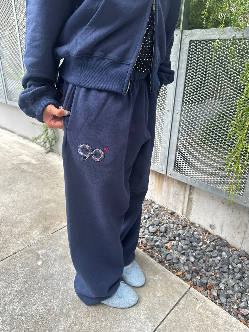 パンツ 90 Logo Flower Sweat Pants 90 Logo Flower Sweat Pants – YZ