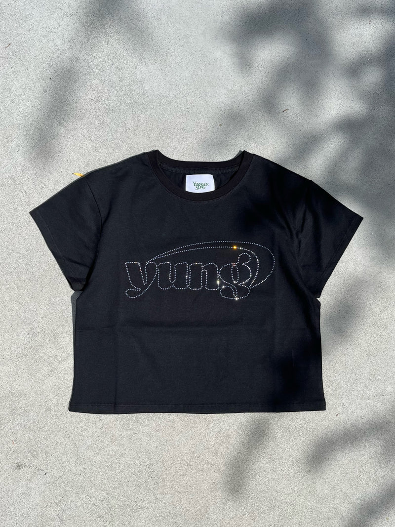 yung 로고 라인스톤 핏 티 