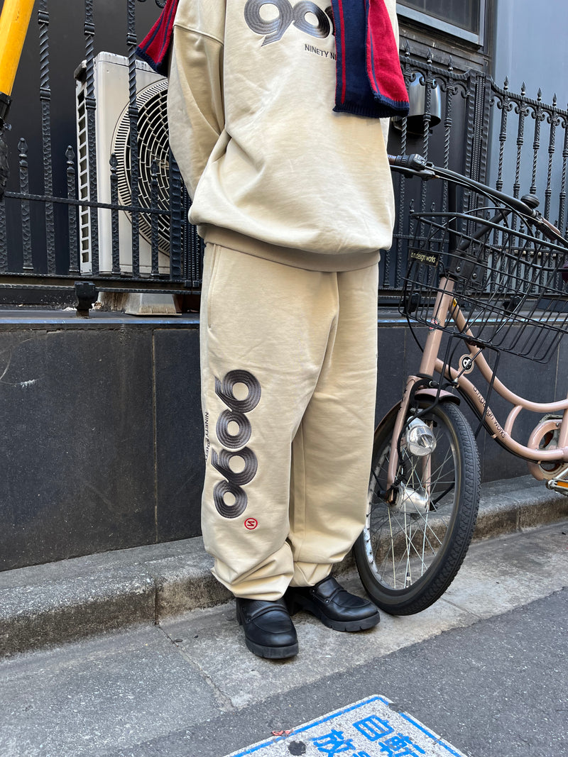 9090スウェットパンツで1.2回しか履いてませんほぼ新品です 9090 × 9090スウェットパンツで1.2回しか履いてませんほぼ新品です 9090 ×