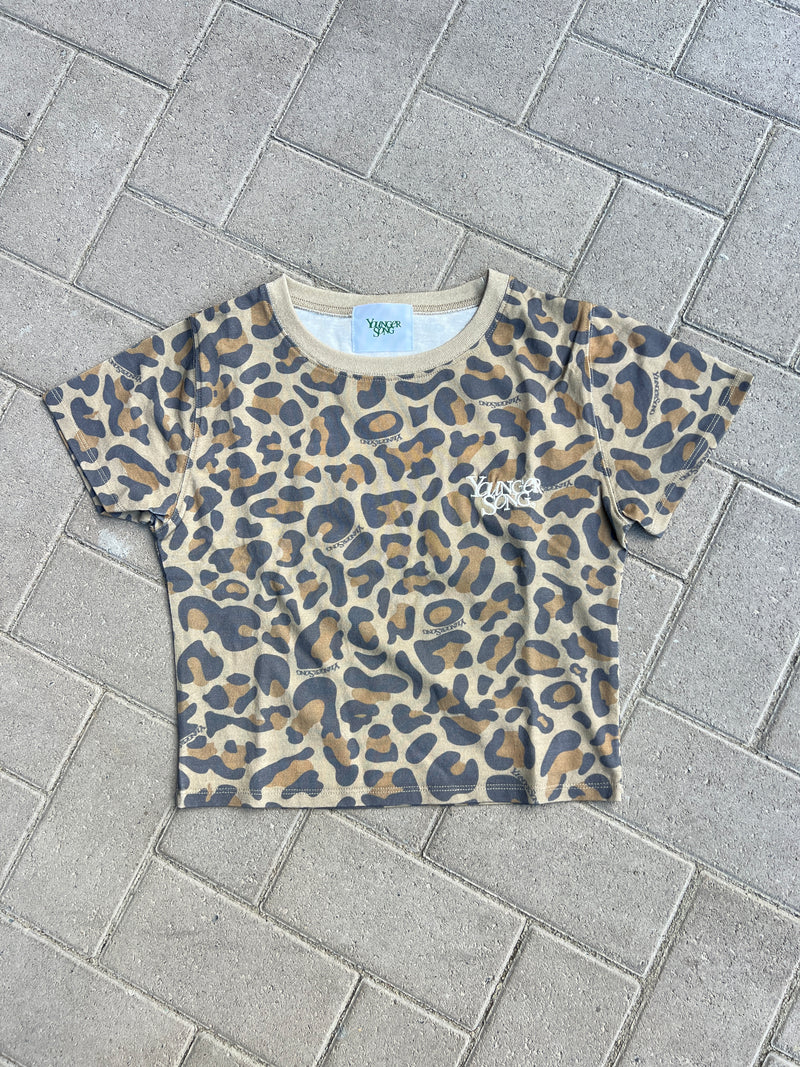 universal logo 喷雾短袖T恤 