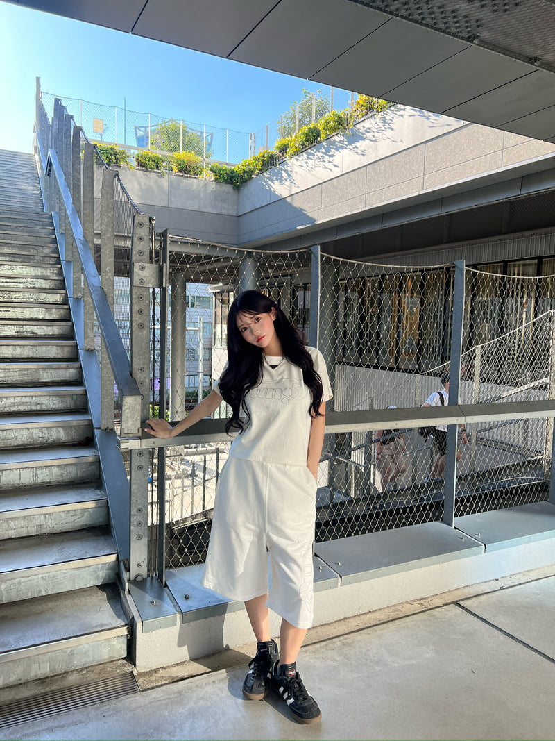 yung 로고 라인스톤 핏 티 