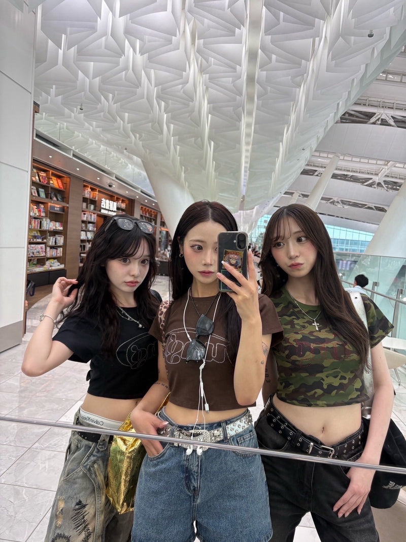 yung 로고 라인스톤 핏 티 