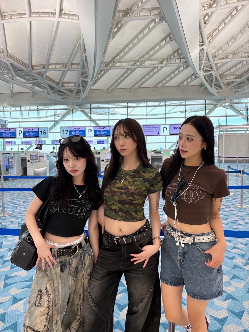 yung 로고 라인스톤 핏 티 