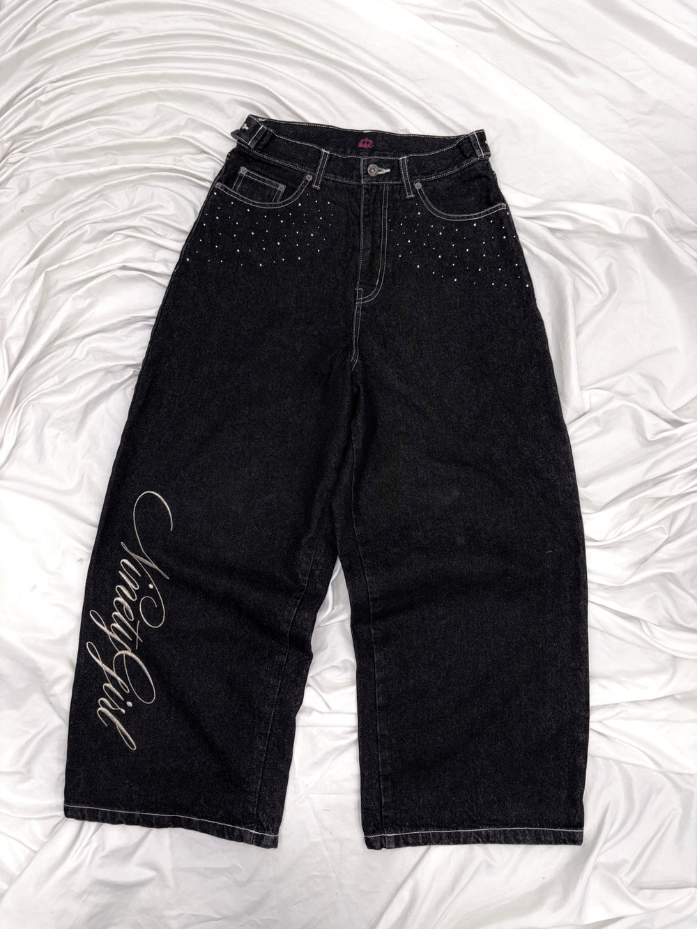 Feather logo Studs Buggy Denim Pants – YZ