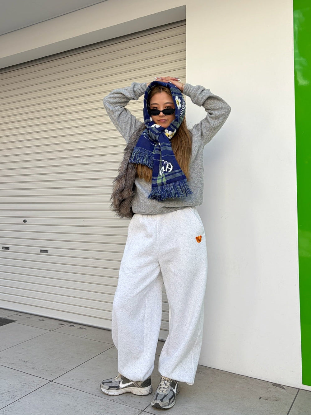 wiggle wiggle × HTH back logo sweat pants – YZ