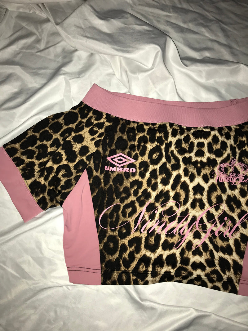 9090girl × umbro Leopard Off Shoulder Tee – YZ 9090girl × umbro Leopard Off Shoulder Tee – YZ