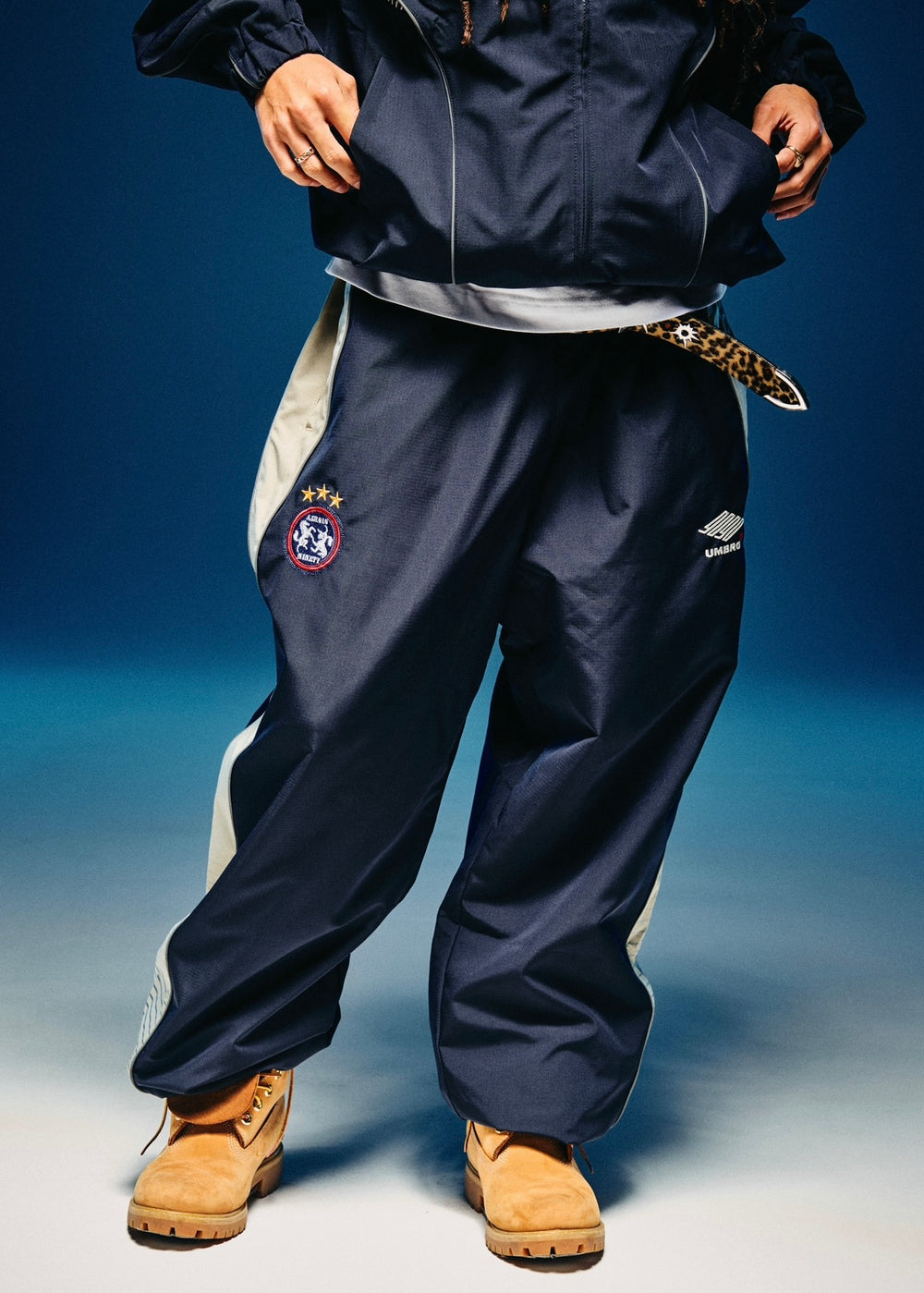 ロマニエル9090 Umbro コラボ　ナイロンパンツ　ネイビー 9090 × umbro Nylon Track Pants – YZ