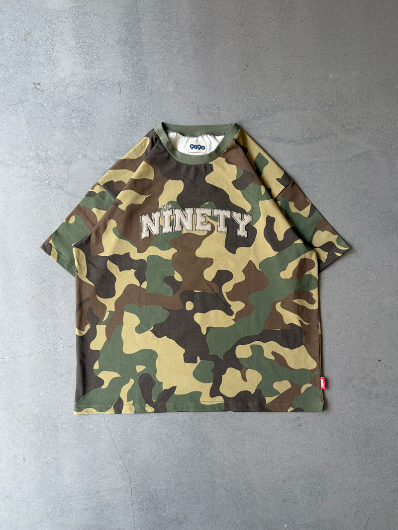 CAMOUFLAGE EMBLEM TEE ブラック　XL NINETY Arch Logo Studded Tee – YZ