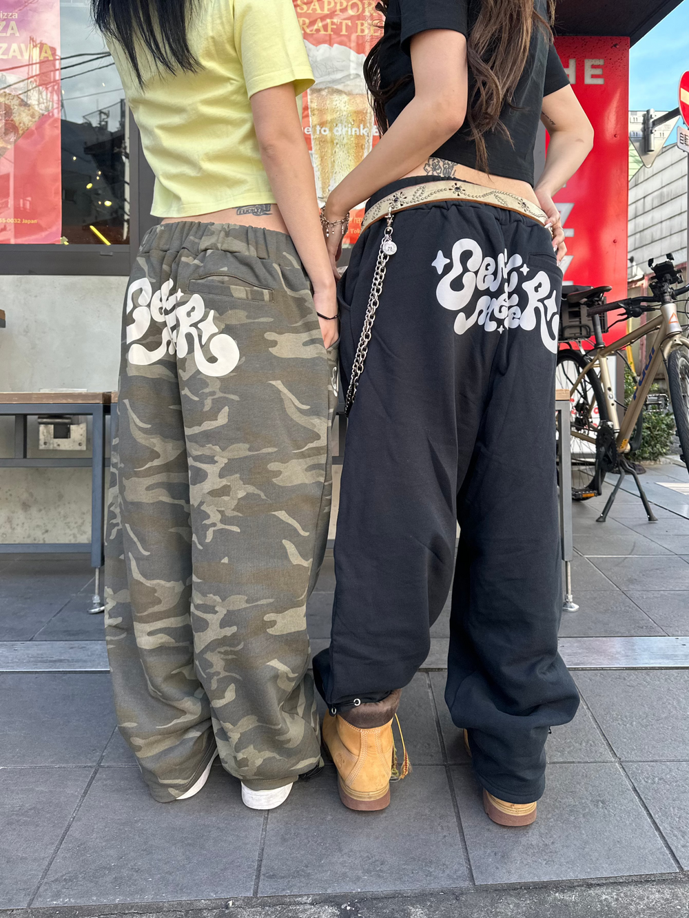 KIRA LOGO SWEAT PANTS – YZ