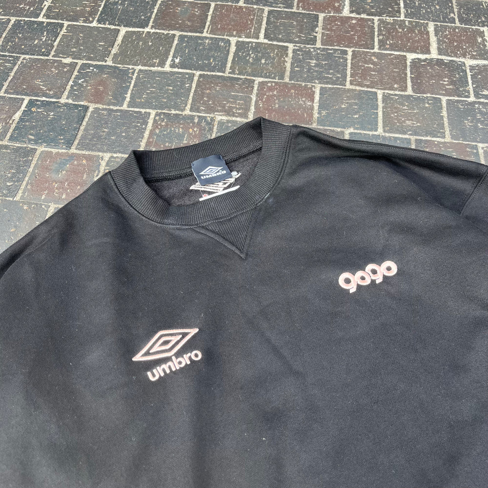9090 × umbro two logo sweat IMG_5759_1000x.jpg?v=1736151252
