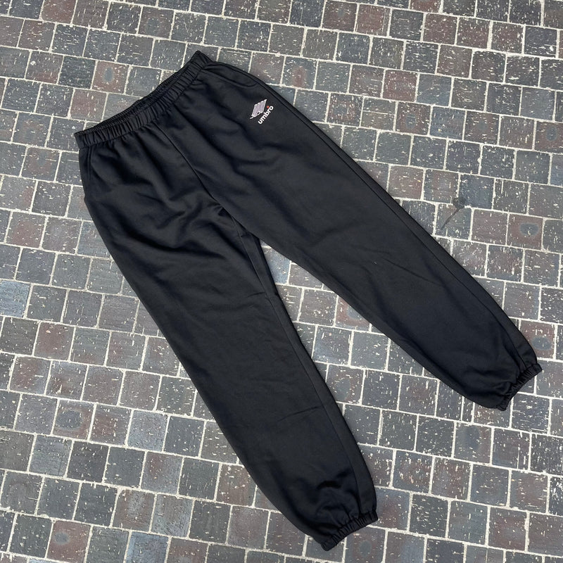 9090 × UMBRO Two Logo Sweat Pants – YZ 9090 × UMBRO Two Logo Sweat Pants – YZ
