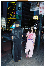 90 넘버링 스프레이드 스웨트 티 