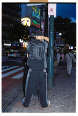 90 넘버링 스프레이드 스웨트 티 